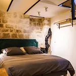 Charming Apartment Near Notre-Dame