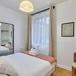 Apartment In The Center Of Paris By Studio Prestige