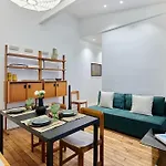 Apartment In The Center Of Paris By Studio Prestige