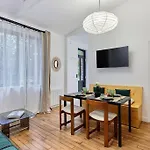 Apartment In The Center Of Paris By Studio Prestige