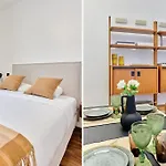 Apartment In The Center Of Paris By Studio Prestige