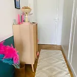 Paris 9, Entre Opera Et Pigalle, Superbe Appartement Avec Balcon