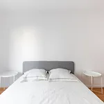 3 Bedroom Flat Close Montmartre