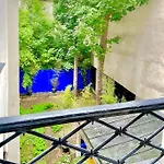 In The Center Of Montmartre