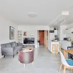 Beautiful And Bright 3 Bed Near La Villette