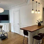 Paris Trocadero: Superbe Appartement Parisien