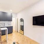 Appartement Moderne Pour 4 Proche Arc De Triomphe