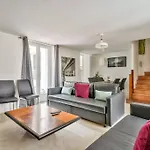 Stunning House With Garden 1 Minute From The Metro