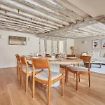 Apartment Place Vendome By Studio Prestige