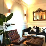 Montmartre Parisian Apartment - Full 51 M2