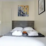 Charming Studio Boulevard Magenta