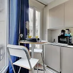 Charming Studio Boulevard Magenta
