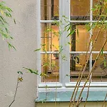 Studio Parisien, Le Louis Blanc