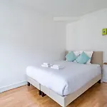 Studio Proche Boulevard Voltaire