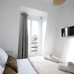 Heavenly & Cozy Parisian Flat - Place Voltaire