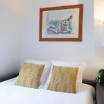 Heavenly & Cozy Parisian Flat - Place Voltaire