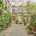 Luxury Apartment La Tour Paris