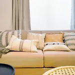 Comfortable And Ideally Located In Paris 15