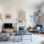 Veeve - Clichy Couture