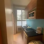 Studio 75012