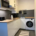 Marais Modern & Spacious Studio