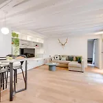 Apartment In St Germain