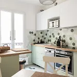 Bright Love Nest Near Montmartre And Pigalle