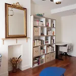 Refurbished Love Nest On Montmartre Hilltop