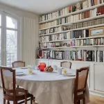 Classic & Charming Parisian Flat - Luxury 16Th