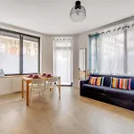 Large Flat Very Close To Montmartre