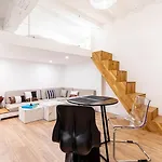Guestready: Designer Studio In The Heart Of Marais