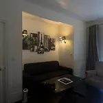 Luxe Apartment Near Champs Elysees