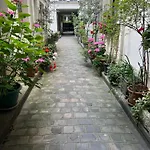 Canal Saint Martin apartments