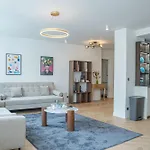 Lavie Maison : A C & Eiffel Tower View
