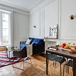 Apartment In Le Marais Centre