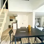 Homely & Charming Parisian Duplex - Near Marais