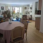 Appartement Avec Balcon Proche De Montmartre