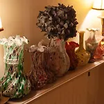 Arc De Triomphe Chic Room