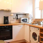 Beautiful Apartment Near The Canal De L\'Ourcq
