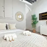 Chic Louvre Apartment