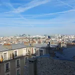 Apartment With Tour Eiffel View And Montmartre