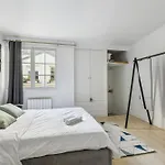 Pont Neuf & Jardin Du Luxembourg - Cityapartmentstay