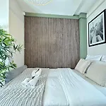 Cosy Flat Near Montparnasse