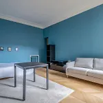 Goodguest- Luxe Trocadero Tour Eiffel 4Pax