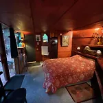 Bed & Bamboo