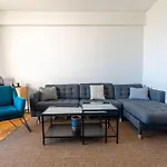 Charming 1Br Flat With Balcony - Central Paris
