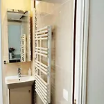 Belle Chambre Avec Sanitaires Privatifs