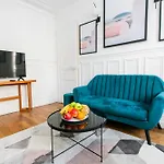 Marche 2Br Cosy