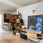 Charming Love Nest In A Pleasant Neighborhood