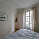 Spacious Apartment Near The Villette